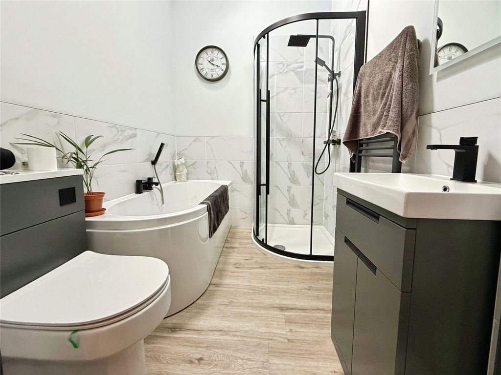 Property photo 3 of 15 Bathroom