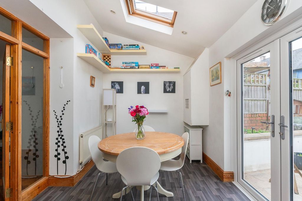 Property photo 1 of 21 G1Fprbn - Dining Room C.Jpg