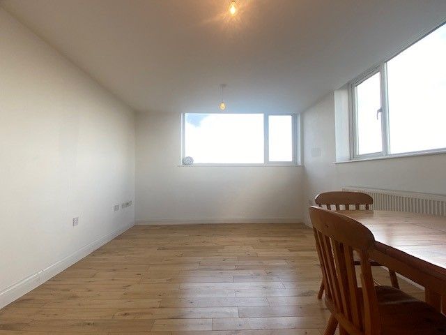 Property photo 2 of 12 Image