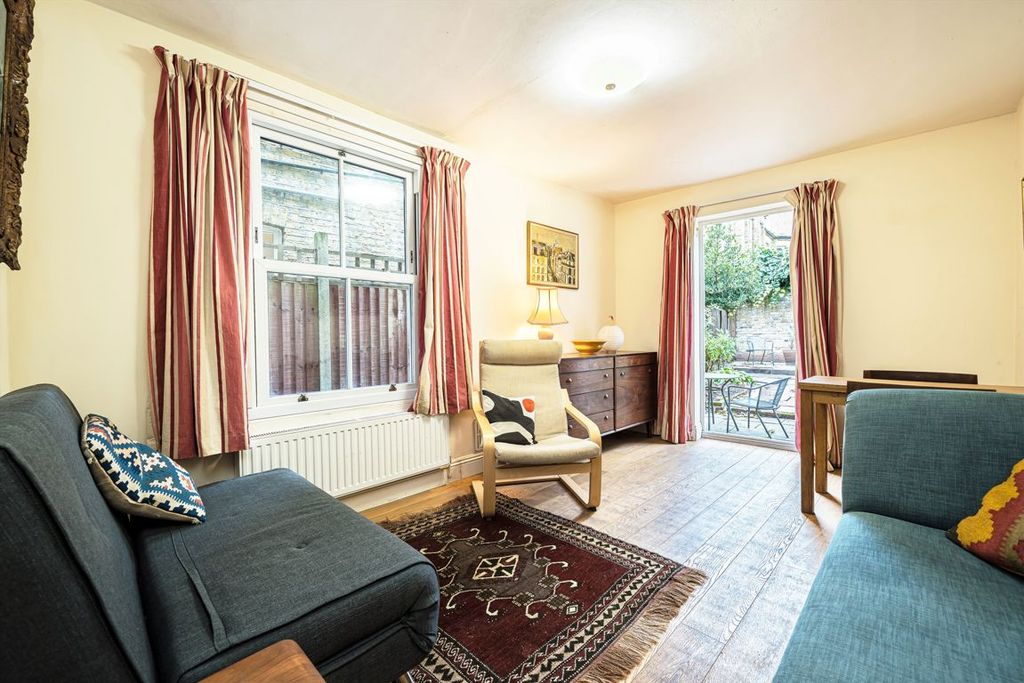 Property photo 2 of 6