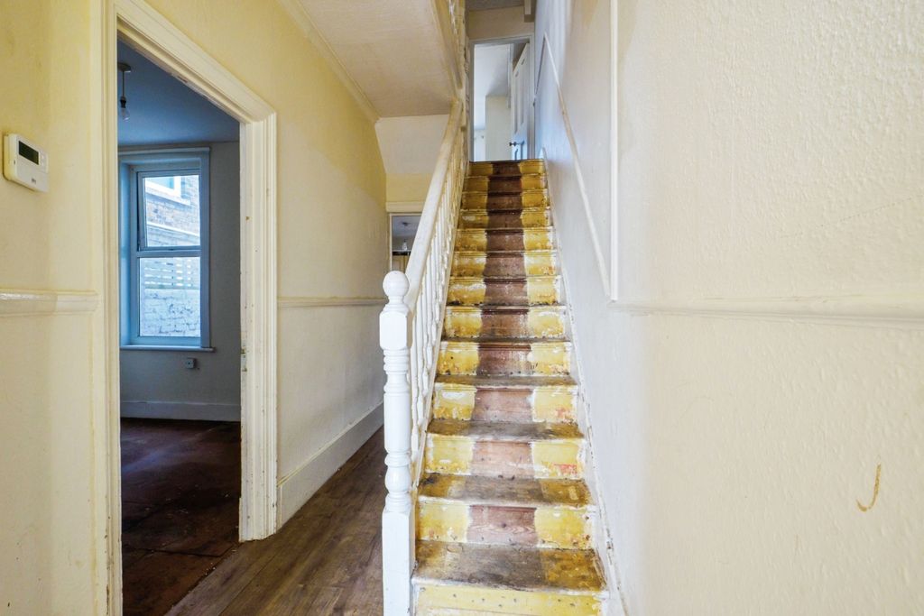 Property photo 2 of 16 Photo
