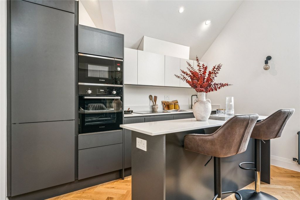 Property photo 2 of 16 Picture No. 20