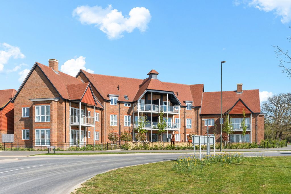 Property photo 1 of 18