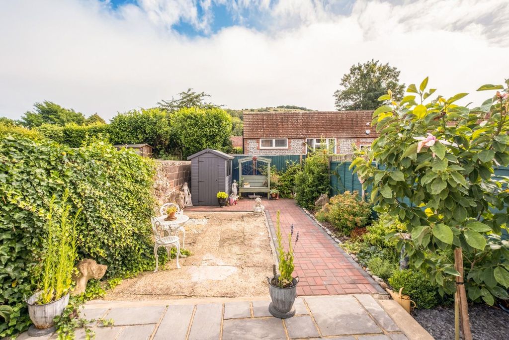 Property photo 2 of 19
