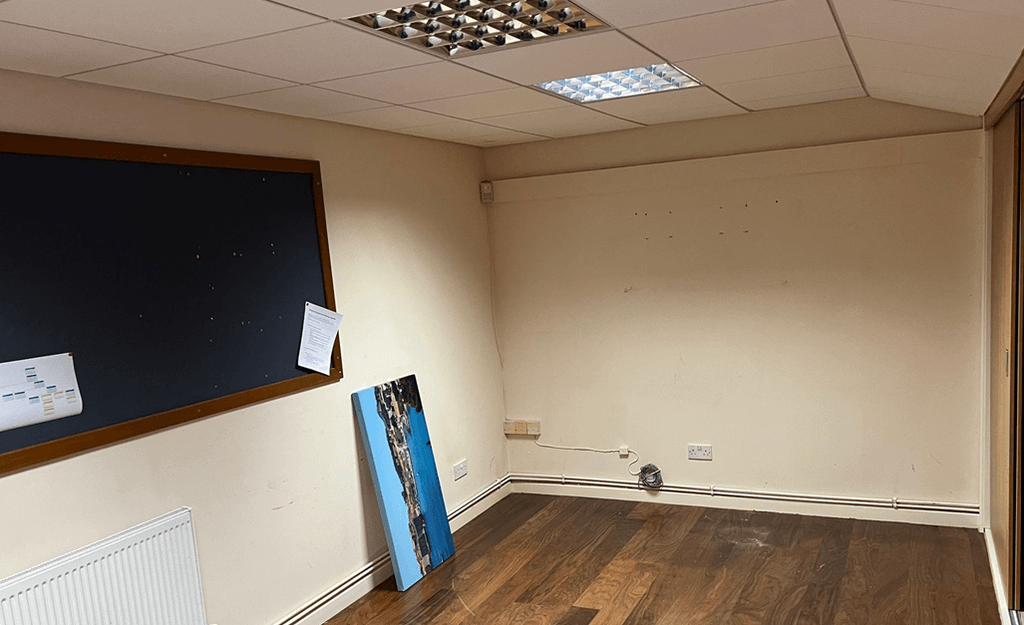 Property photo 3 of 6 Gallery