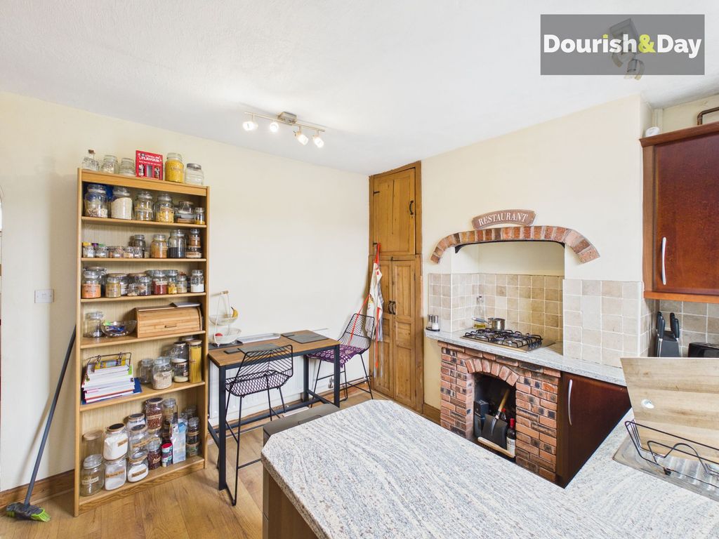 Property photo 3 of 13