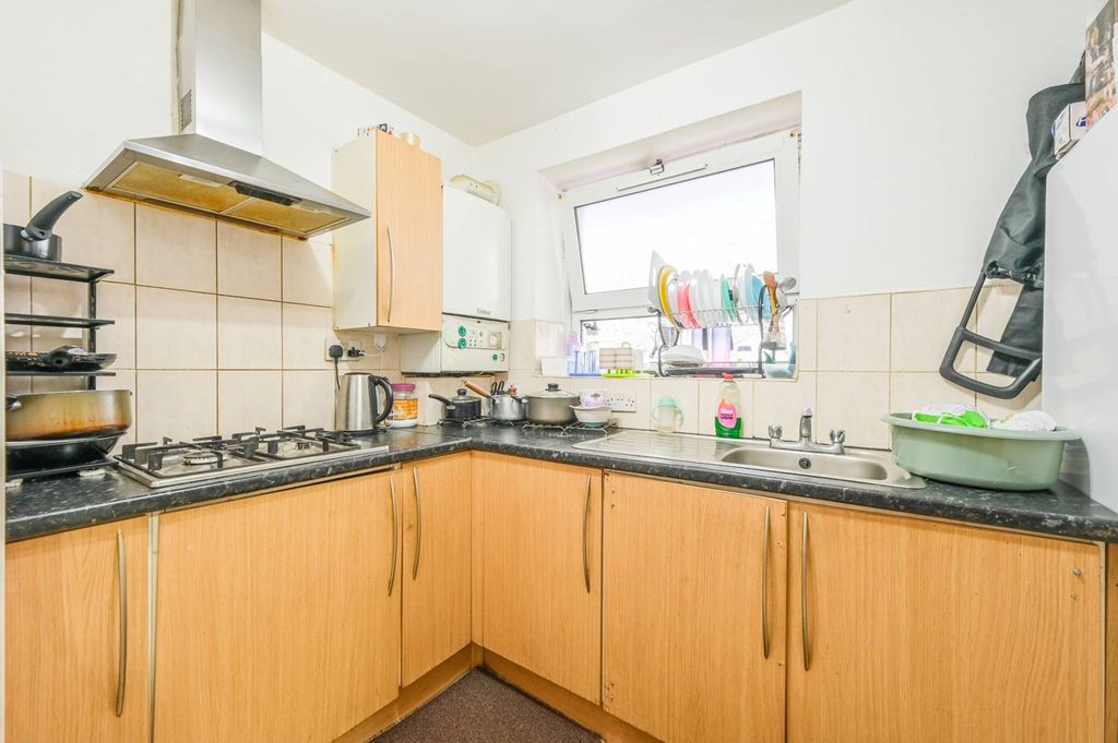 Property photo 3 of 6