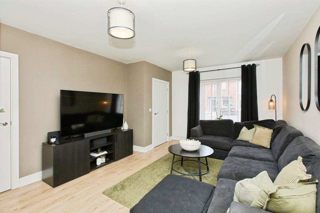 Property photo 2 of 20