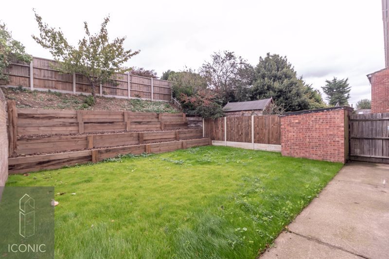 Property photo 3 of 20 Photo 12