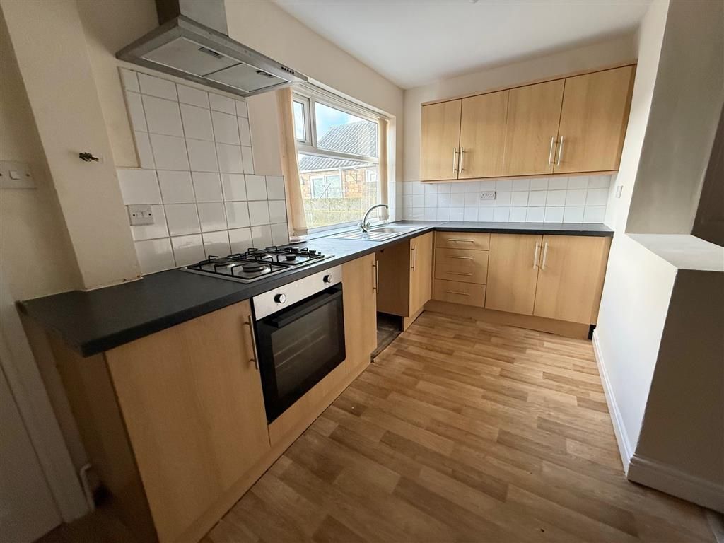 Property photo 3 of 11 Kitchen