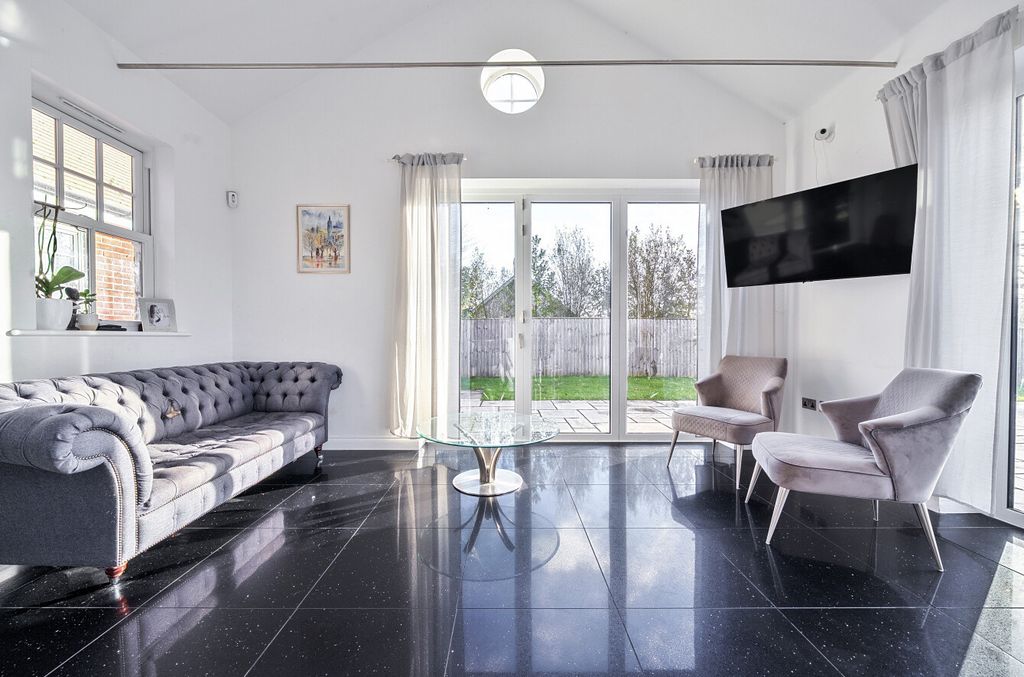 Property photo 3 of 35 1384616-23-6929B3...