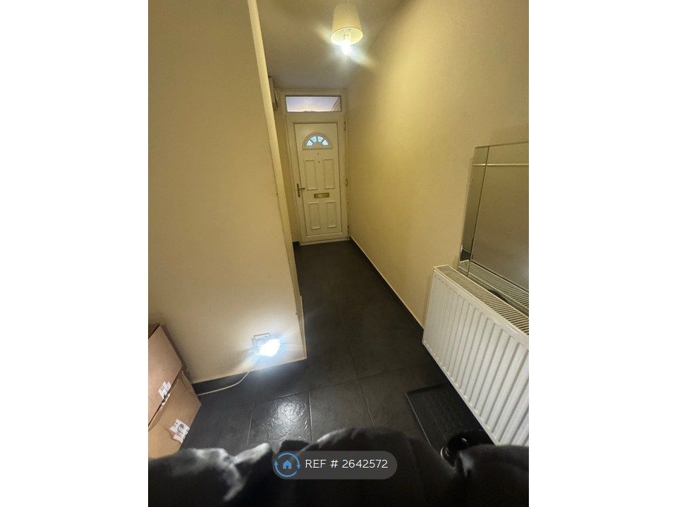 Property photo 2 of 17 Entrance