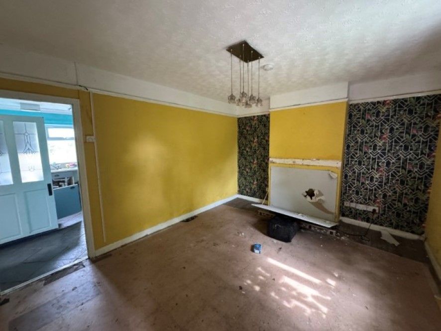 Property photo 2 of 8