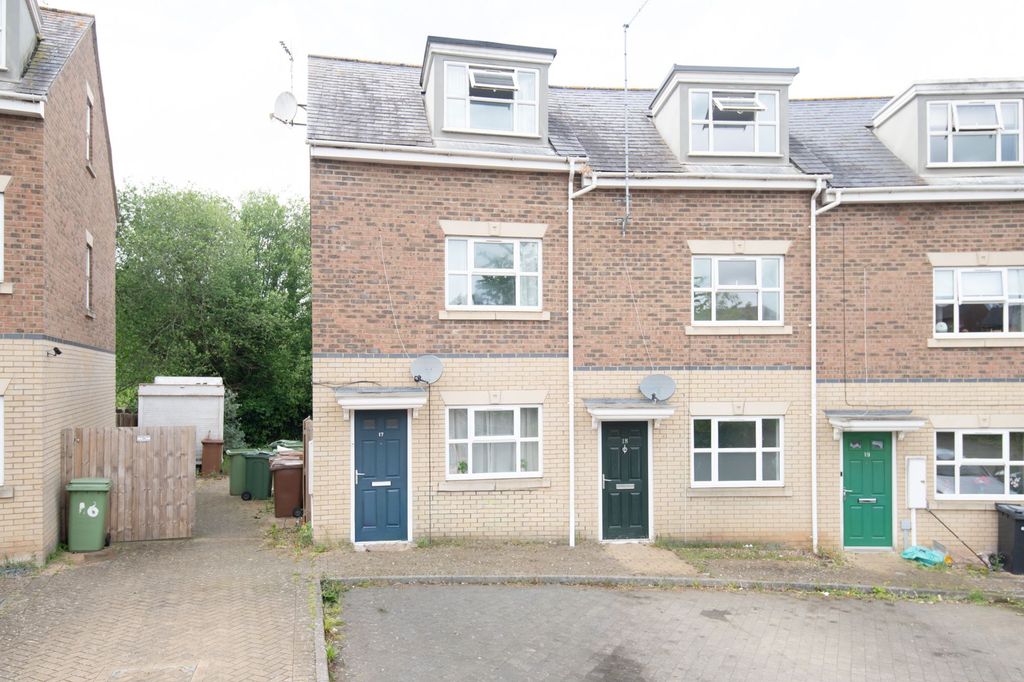 Property photo 1 of 21