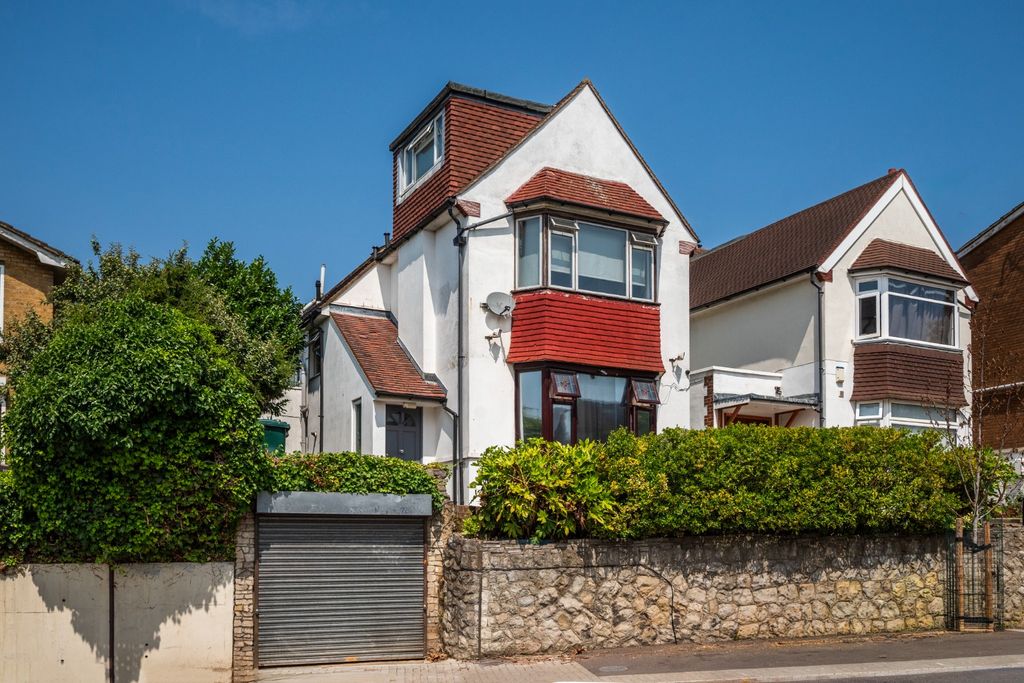 Property photo 1 of 7 2438411