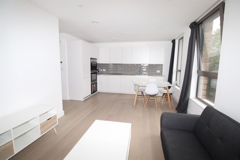 Property photo 2 of 7 Main