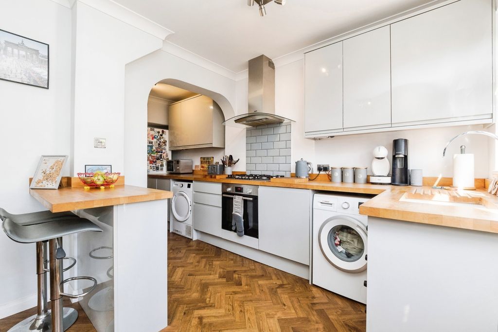 Property photo 3 of 38 Pbox-Img.Jpg