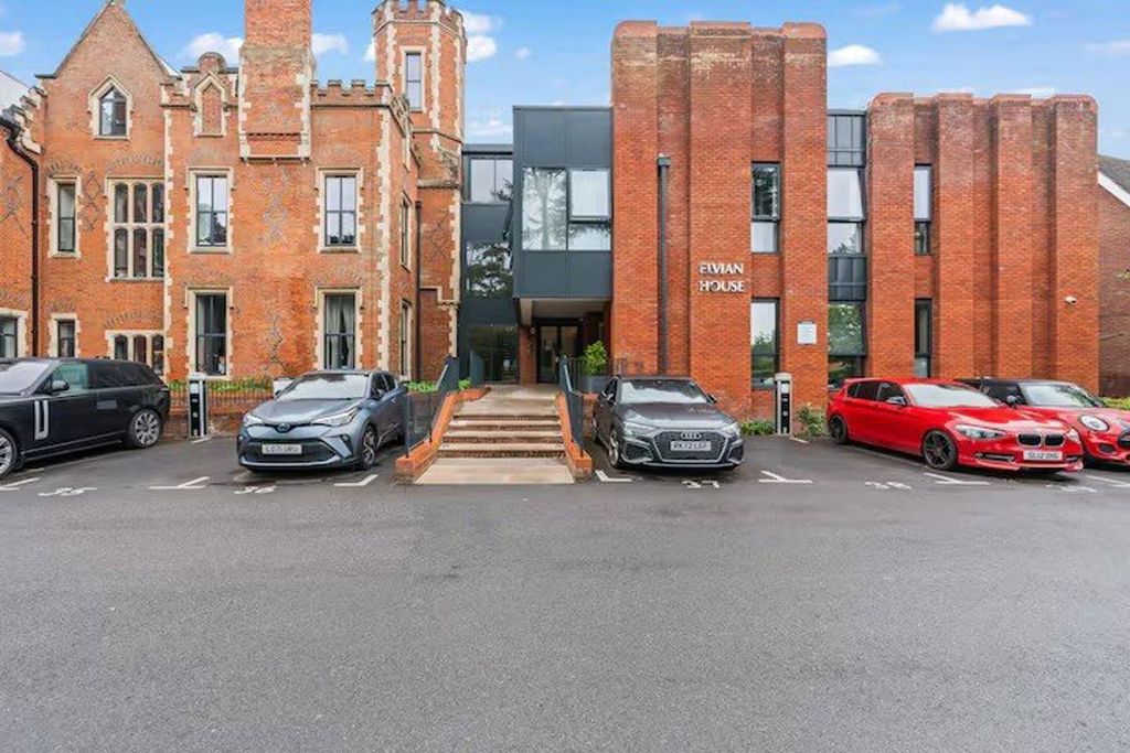 Property photo 1 of 14