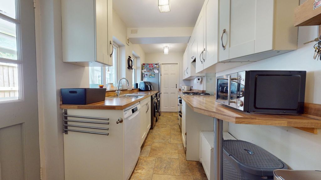 Property photo 2 of 23 4561492