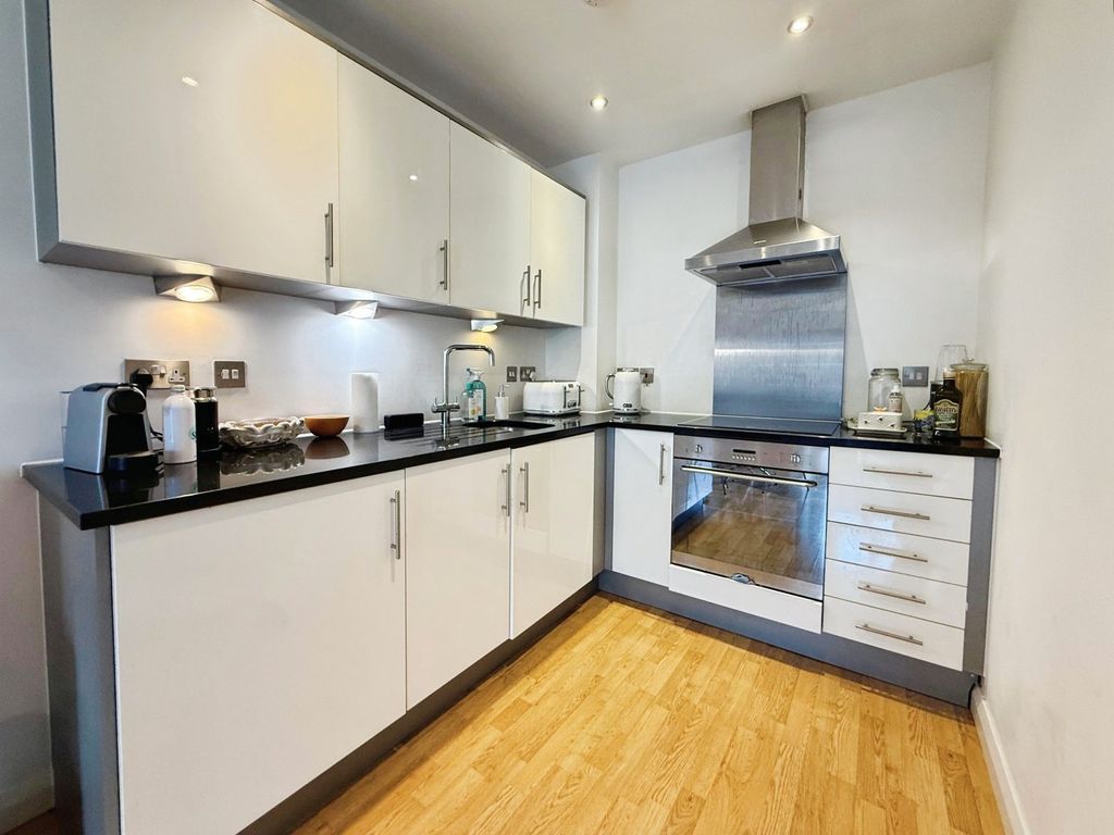 Property photo 3 of 7 Picture No. 16