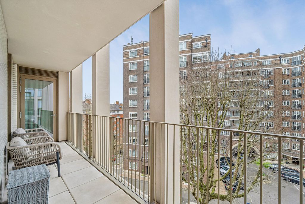 Property photo 2 of 19 Image