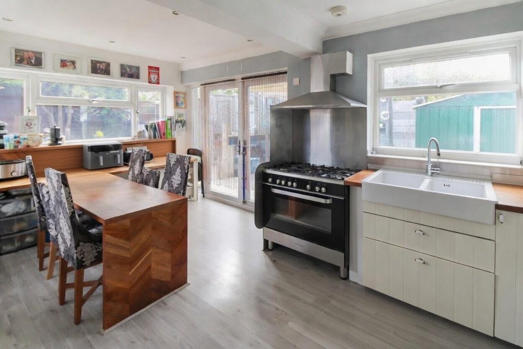 Property photo 3 of 12 Kitchen/Diner