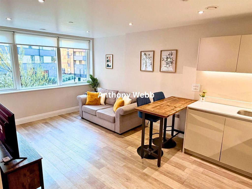 Property photo 1 of 15 Reception