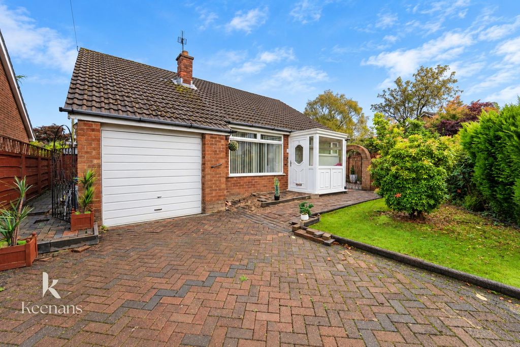 Property photo 1 of 28