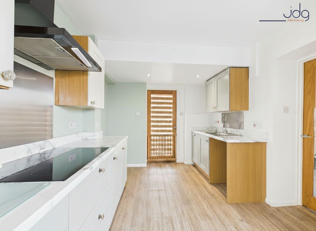 Property photo 2 of 16 Open Plan Kitchen Diner With Sliding Doors To The Garden