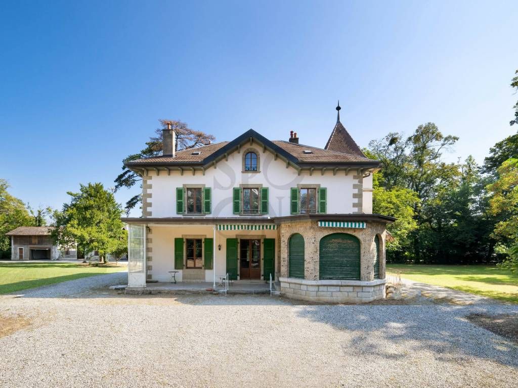 Property photo 1 of 12