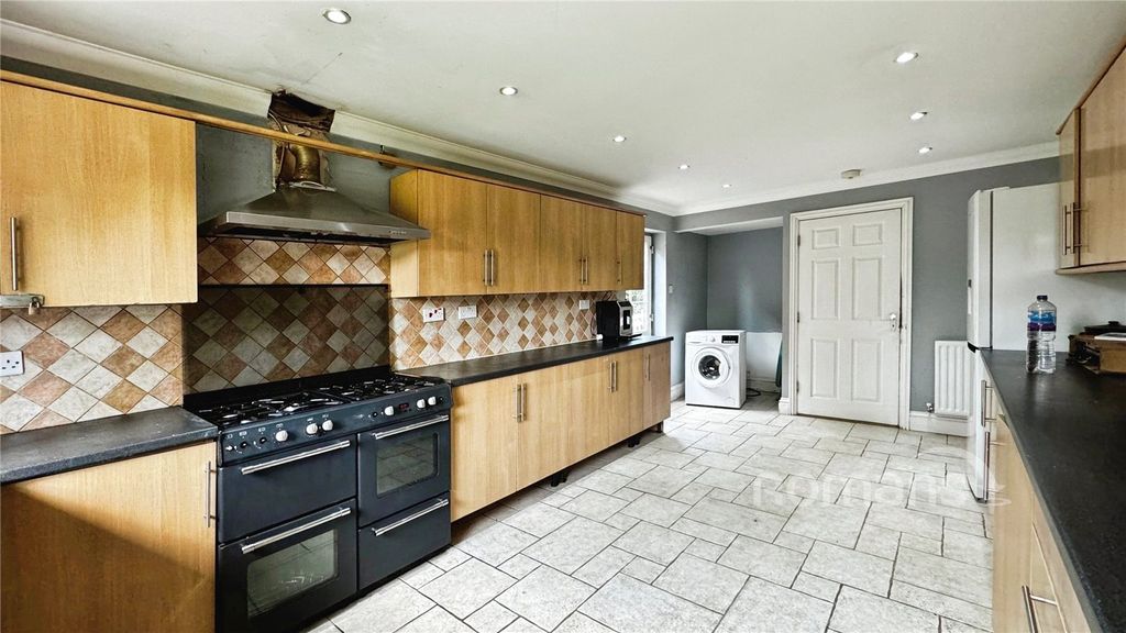 Property photo 3 of 25 Picture No. 18