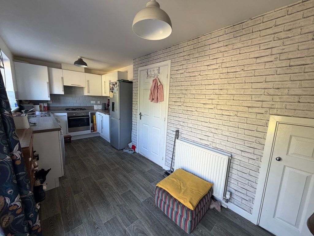 Property photo 2 of 13 Img_9450