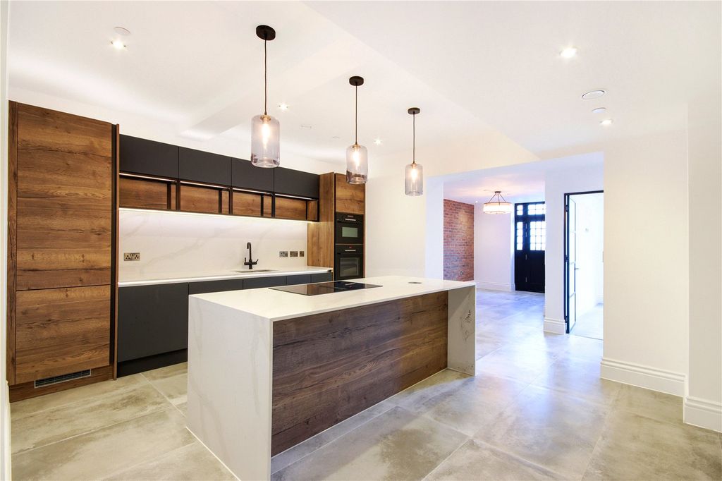 Property photo 1 of 10 Plot 5 Kitchen