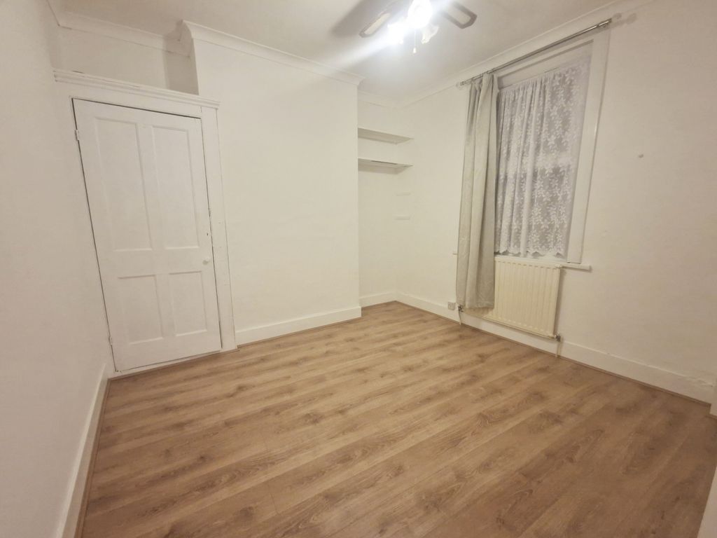 Property photo 3 of 4