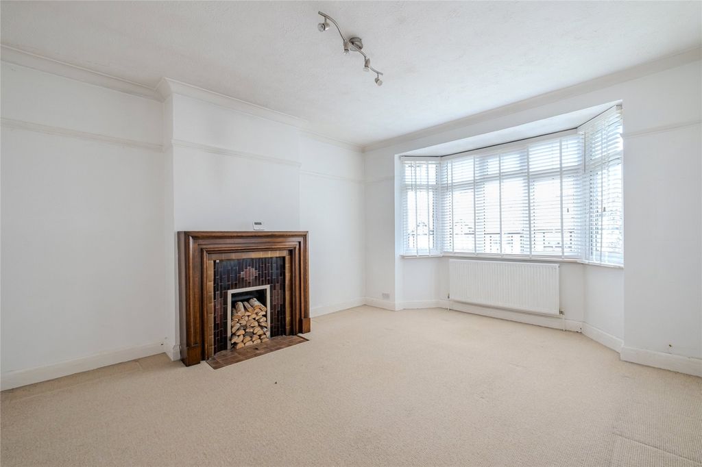 Property photo 2 of 8 Picture No. 01