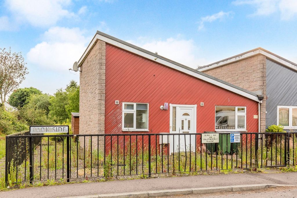 Property photo 1 of 8