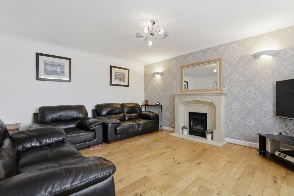 Property photo 2 of 39