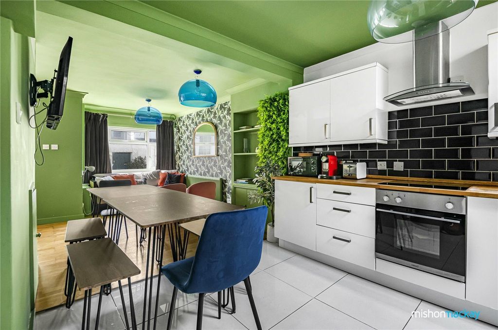 Property photo 3 of 12 Kitchen Area