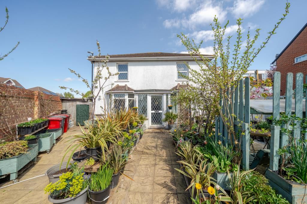 Property photo 1 of 21 External View