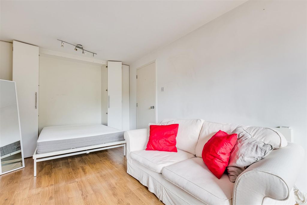 Property photo 3 of 7