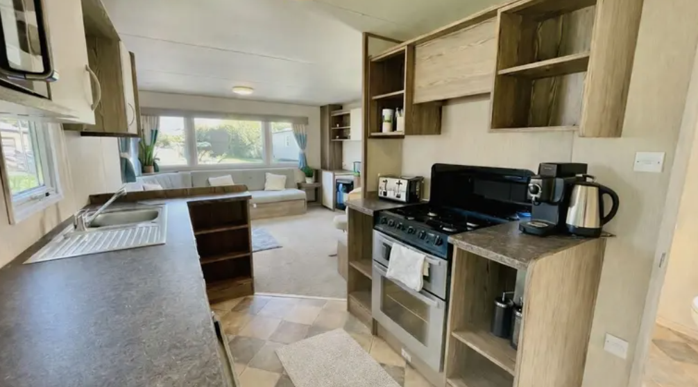 Property photo 3 of 11 Fully Fitted Kitchen With Cooker And Storage In The Abi New Horizon