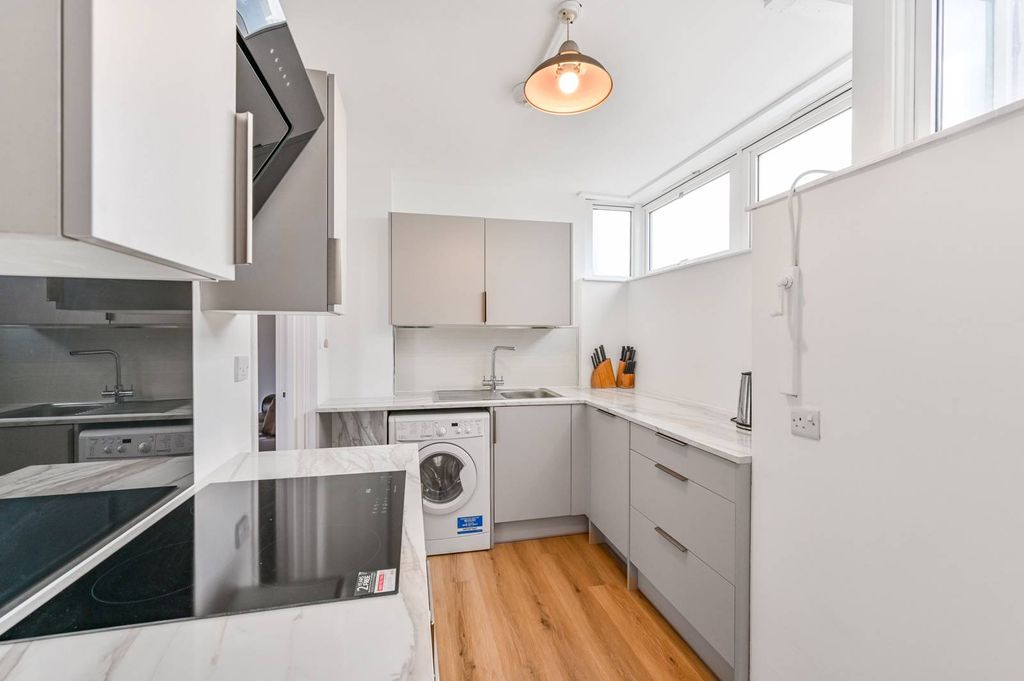 Property photo 2 of 5