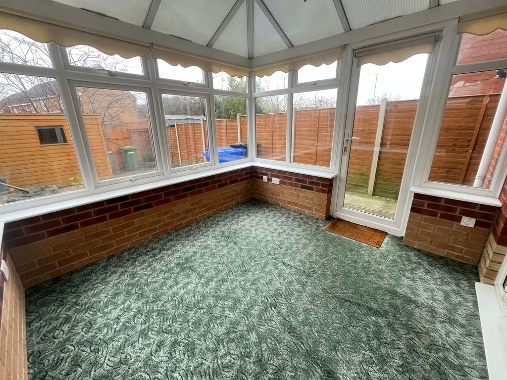 Property photo 3 of 9 Conservatory