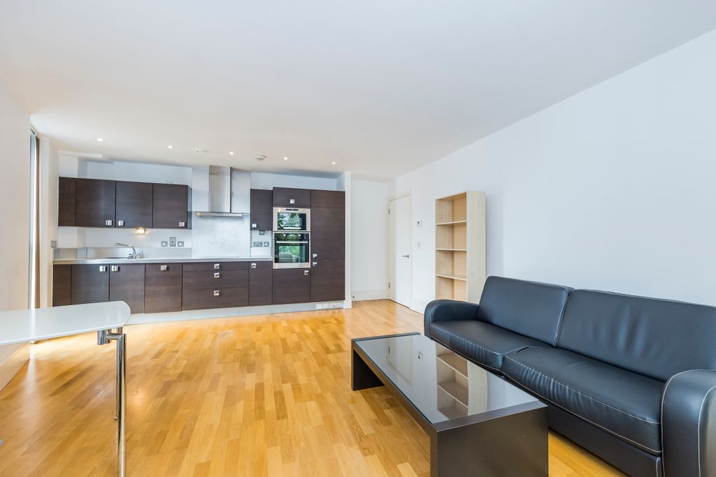 Property photo 3 of 11 Living Room