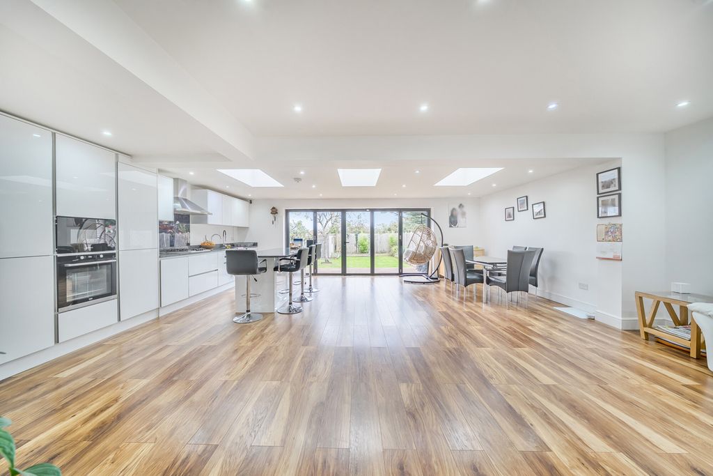 Property photo 3 of 19 1370149-5-68F11c5...