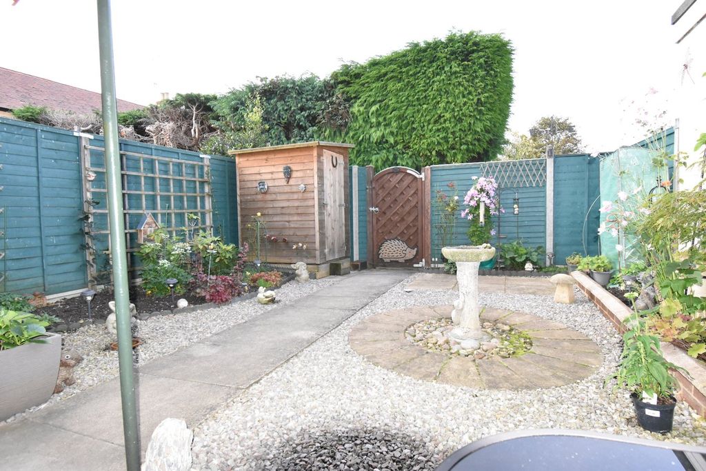 Property photo 2 of 11