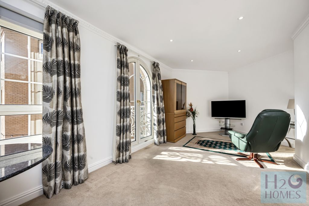Property photo 2 of 11 The Octagon_16-007
