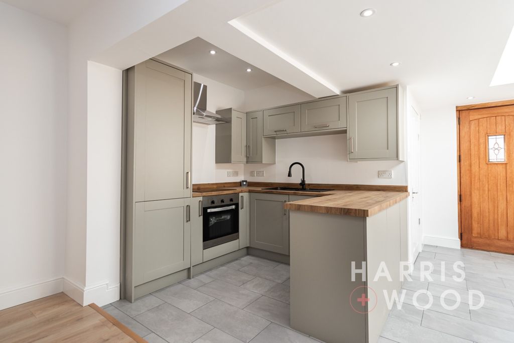 Property photo 2 of 28 4186024