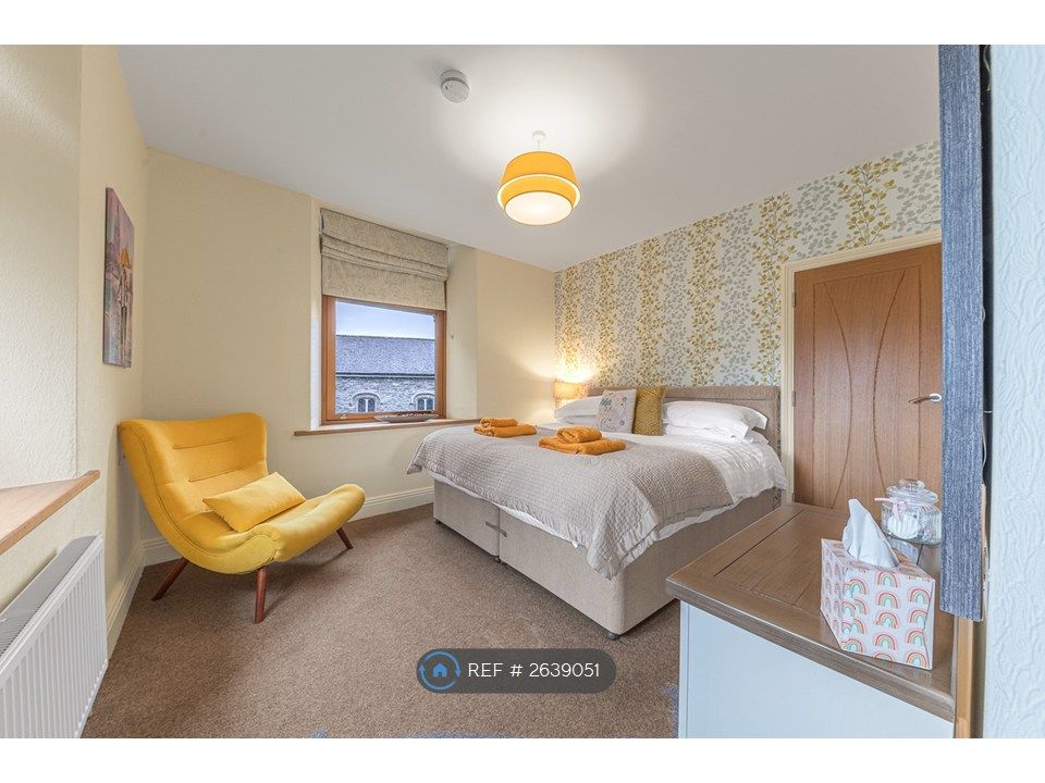 Property photo 3 of 5 Bedroom