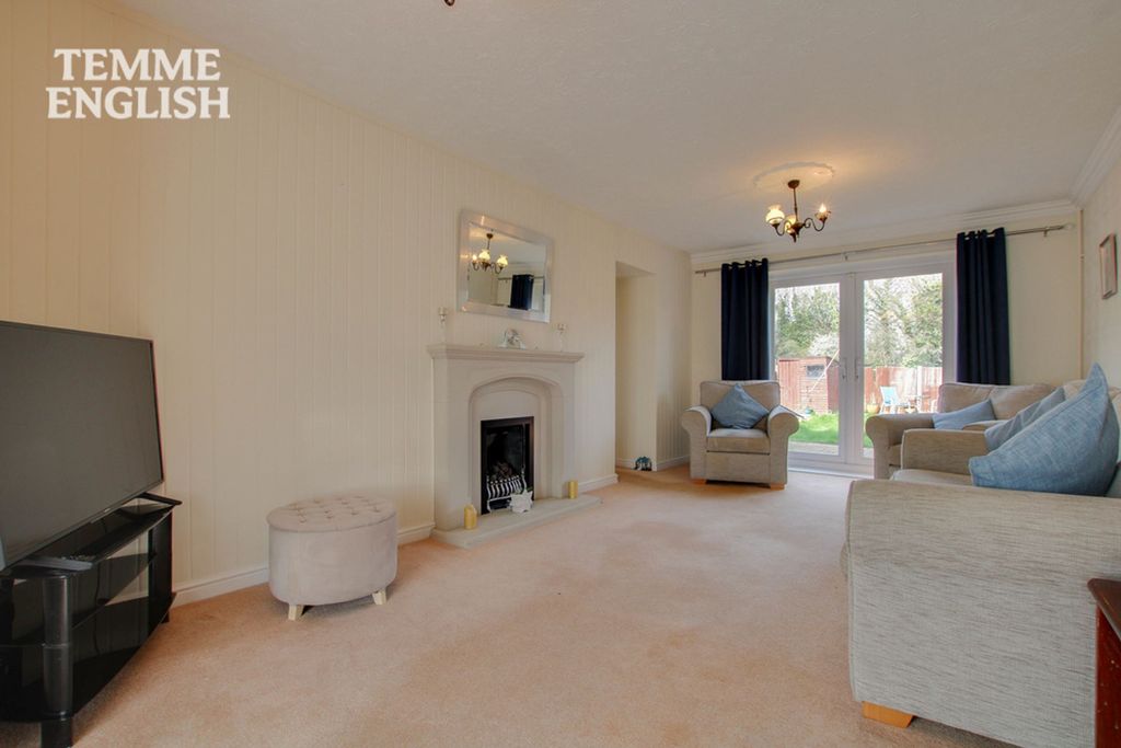 Property photo 2 of 25